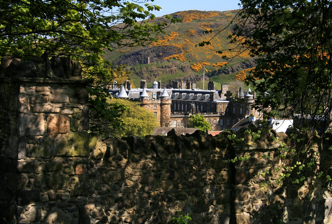 Edynburg—Queen’s-castle